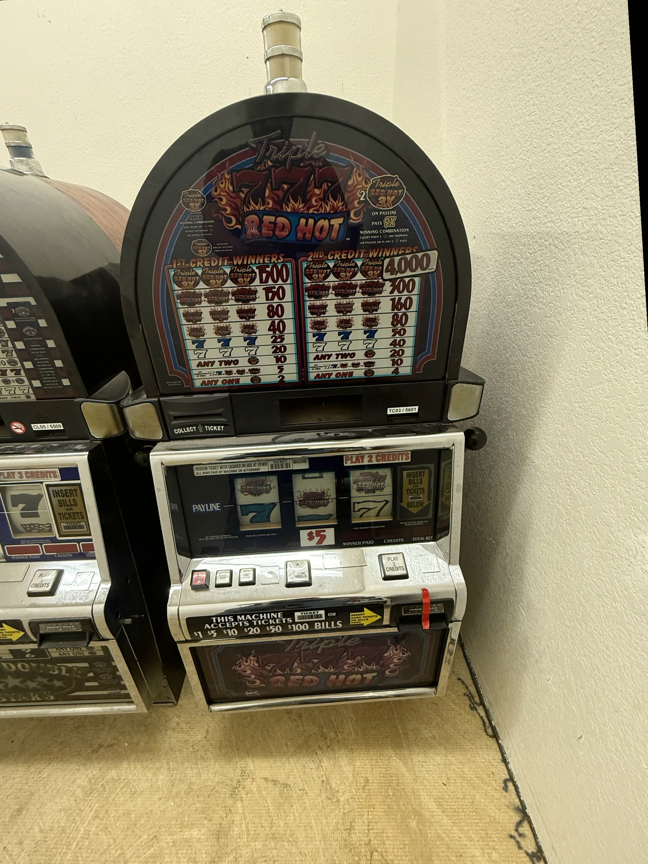 IGT Reel Spinner Triple Red Hot 777